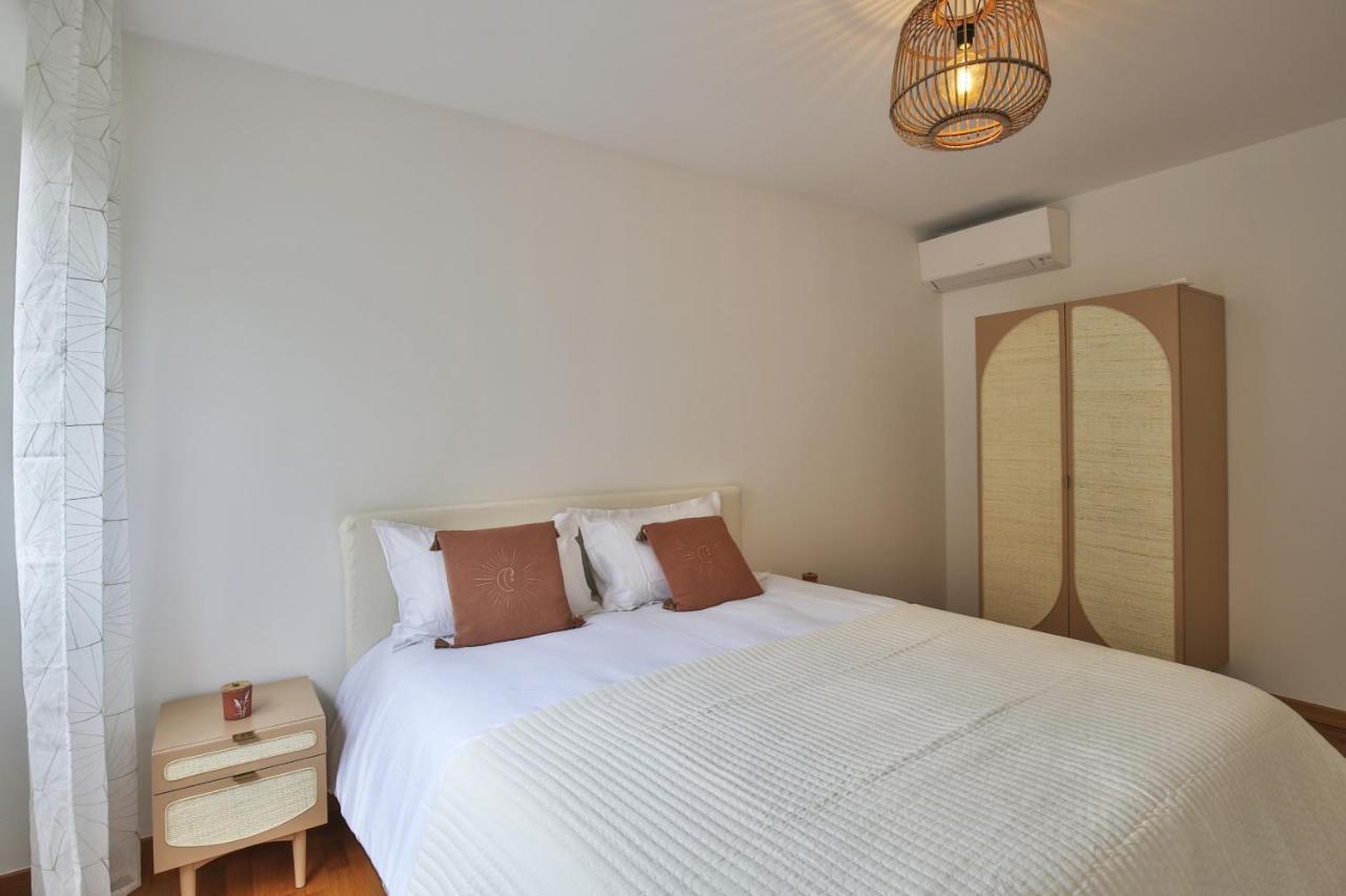 Sublime Appartement Vue Mer. Parking/Piscine/Clim ヴィルフランシュ・シュル・メール エクステリア 写真